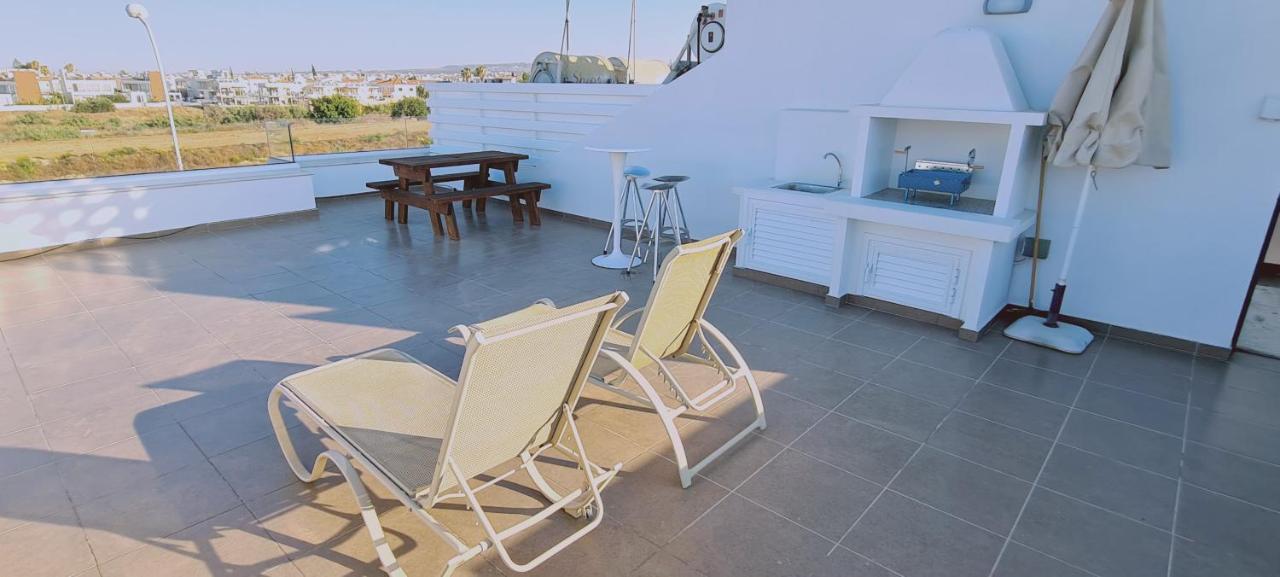 Stay Trinity Beach Apts Paralimni Exterior photo
